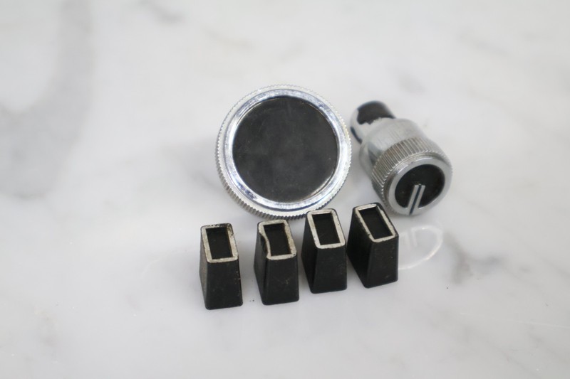 Nice Used Vinatge Zenith Allegro 'Wedge' J596W Original Replacement Knobs Button gallery