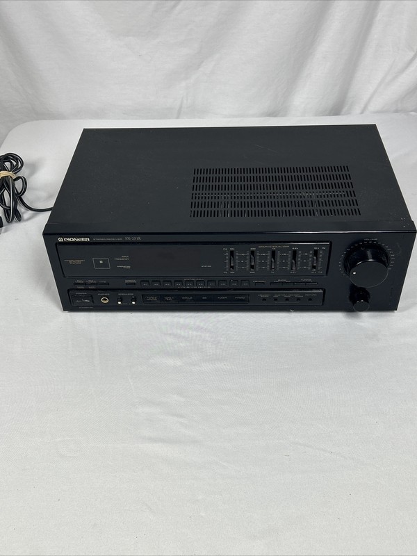 Vintage Pioneer Receiver SX-251R FM/AM Stereo,tape,VSH,EQ & Phono,50W/CH –