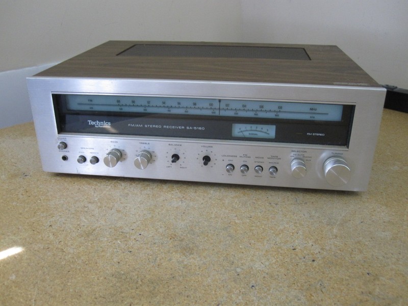 Technics SA-5160 FM/AM Stereo Receiver - For Parts - Powers on and Plays Sound