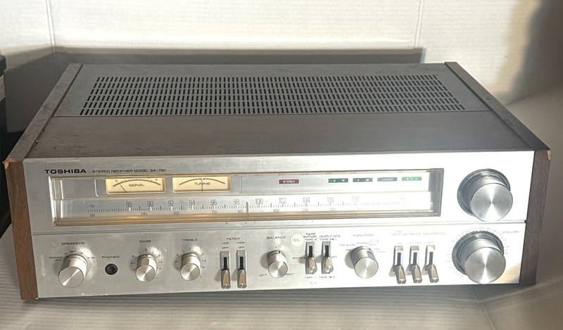 Toshiba Sa750 Vintage Receiver ( untested ) for parts