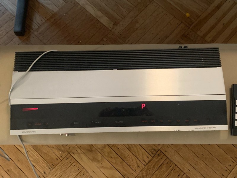 Bang and Olufsen Beomaster 2400-2 with Remote – AS IS