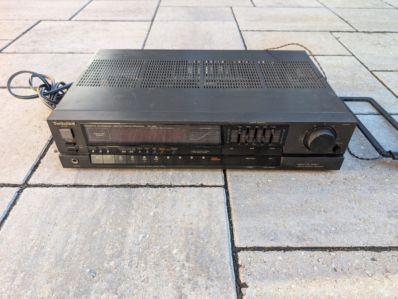 Technics SA-160 Quartz Synthesizer AM/FM Stereo Receiver TESTED/WITH ATTTENA