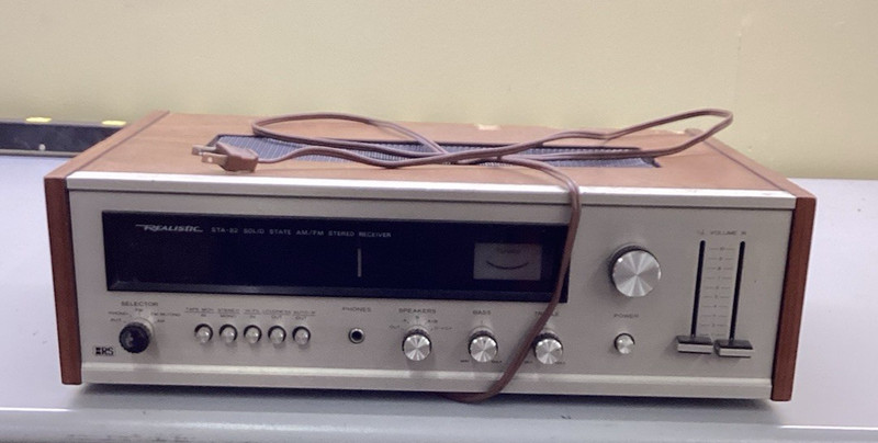 Realistic STA‑82 (31‑2056) AM/FM Stereo Receiver