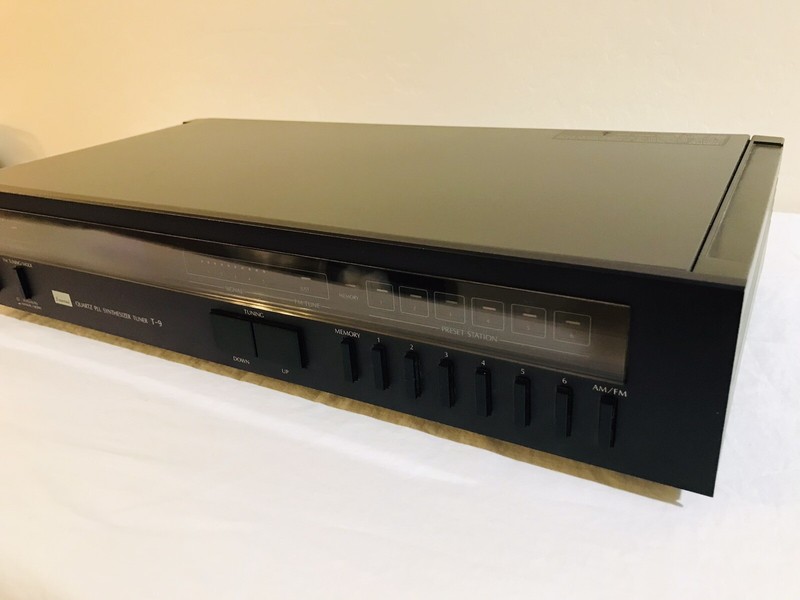 Vintage Sansui Quartz PLL Synthesizer AM FM Stereo Tuner T-9 gallery