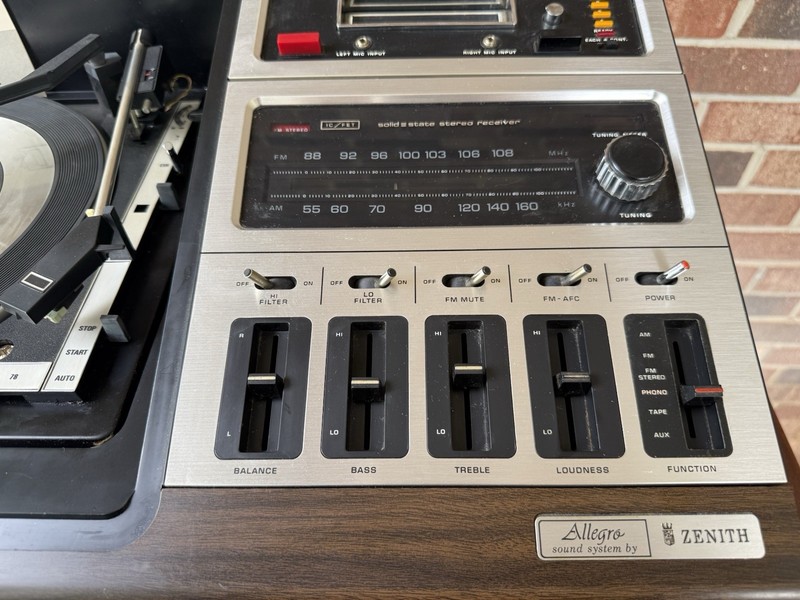 🍊Vintage 1970s Zenith Allegro Stereo System w/ AM/FM Stereo Turntable 8 Track! gallery