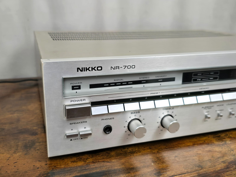 Vtg NIKKO NR-700 QUARTZ LOCK AM/FM 4 Channel Stereo Receiver - MADE IN JAPAN! gallery