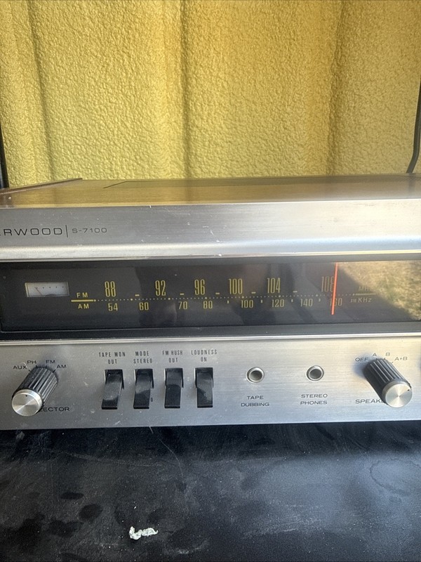 Sherwood S-7100 AM/FM Stereo Receiver Parts Powers On gallery