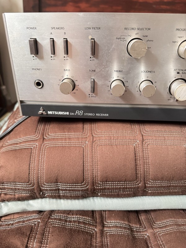 1980 Mitsubishi DA-R8 Stereo Receiver 35watts 8 Ohms Quadraphonic/ Phono Input gallery
