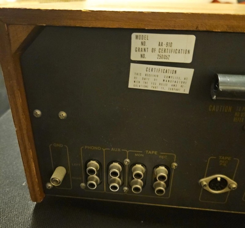 AKAI AA-910 Stereo Receiver Great Condition Works ! gallery