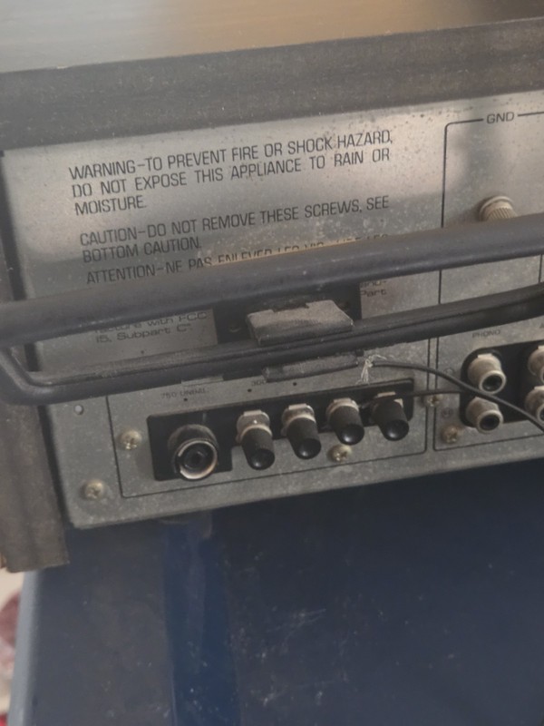Vintage Yamaha CR-440 Natural Sound Stereo Receiver AM/FM Silver Face As-Is gallery