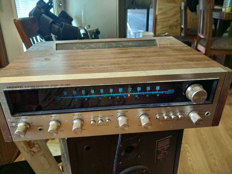 Pioneer Stereo Receiver MODEL SX-626 As.Is. Powers On.