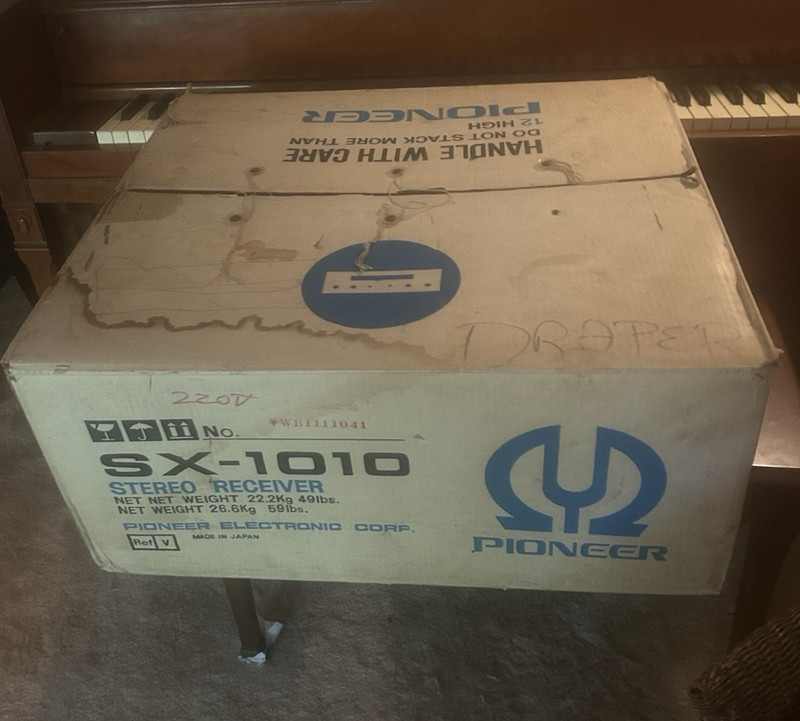 Pioneer SX 1010 receiver professionally serviced EX cond original box PU Only gallery