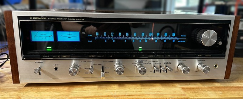 Pioneer SX-838 AM/FM 50 WPC Stereo Receiver With Full Restoration Kit Installed gallery