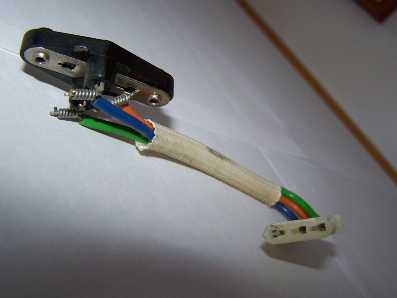 Pioneer SX-750 Output Cable Housing (Amp Board Caps 4" Short Wire.) ADX-026