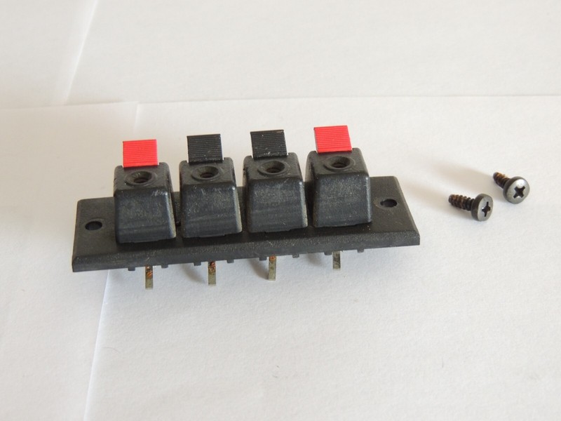 Yamaha CR-820 Speaker Output Terminal LA00194 gallery