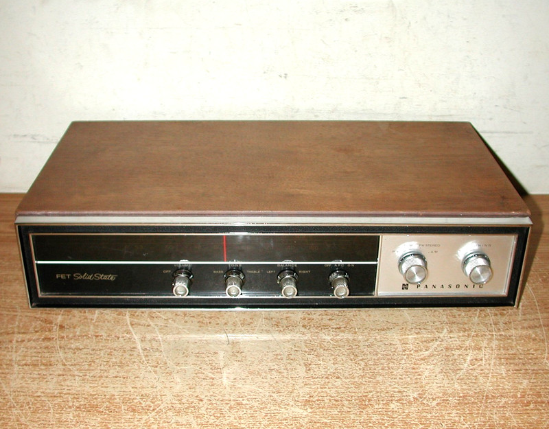 VINTAGE PANASONIC FET SOLID STATE AM/FM STEREO RECEIVER MODEL RE-7671