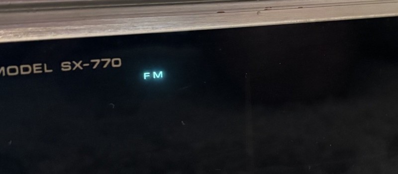Vintage Pioneer Stereo Receiver SX-770 Parts Repair - POWERS ON- For Restoration gallery