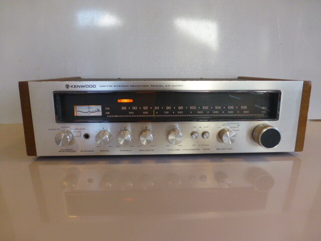 KENWOOD KR-2090 VINTAGE STEREO RECEIVER WITH WOOD SIDE CABINET. ALL FUNCTIONS-OK