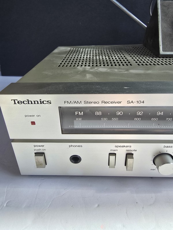 Vintage Technics SA-104Stereo Receiver (1982) +Archer Antenna Bundle... gallery