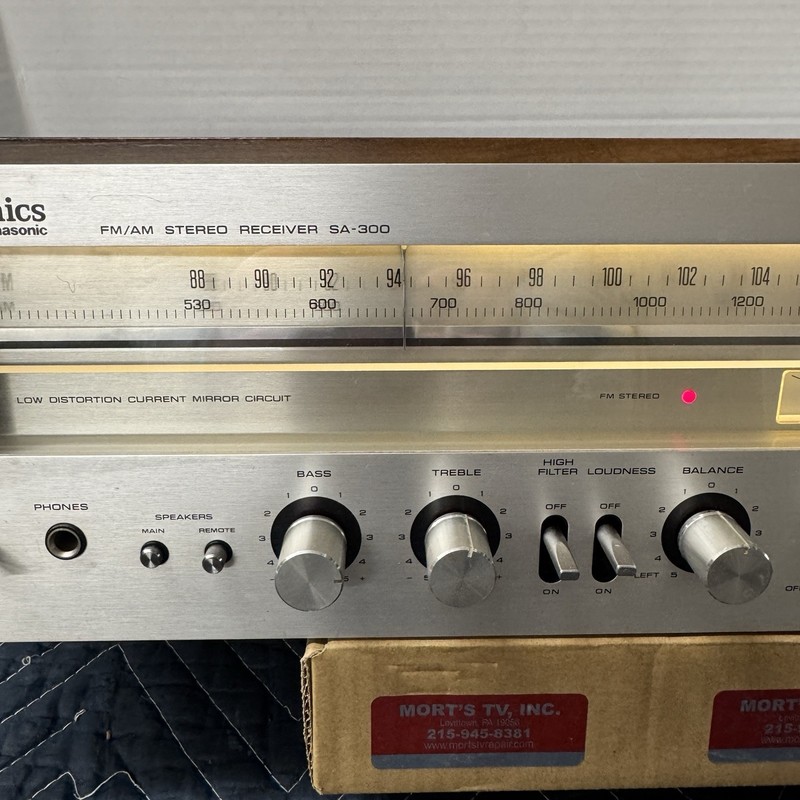 TECHNICS SA-300 VINTAGE AM/FM STEREO RECEIVER - SERVICED - CLEANED - TESTED gallery