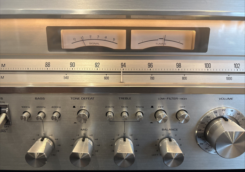 Sanyo JCX 2600K AM/FM Stereo Receiver 85 WPC Open Box Perfect Working Condition gallery