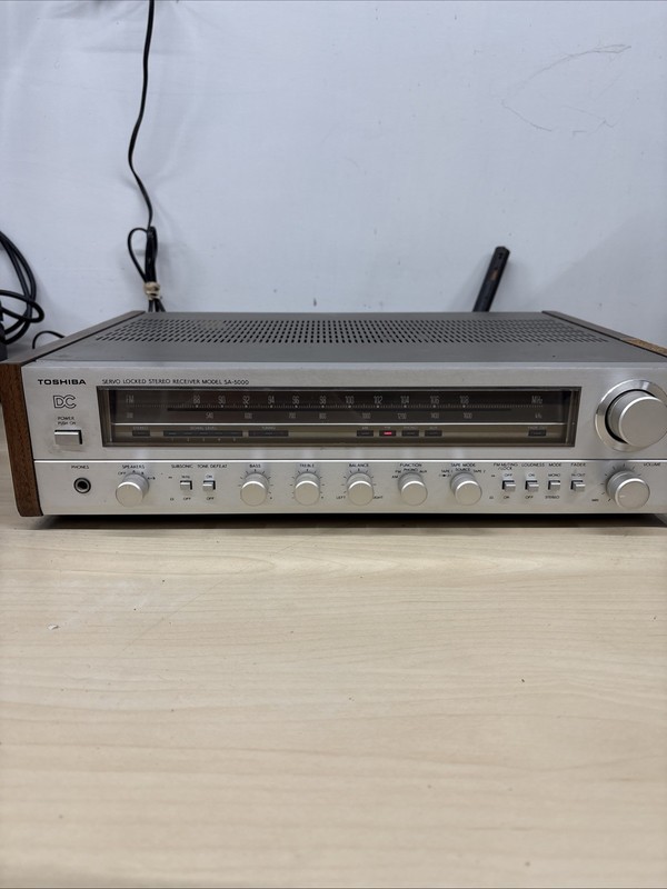 Vintage Toshiba SA-5000 Stereo Receiver Amplifier AM/FM Powers On