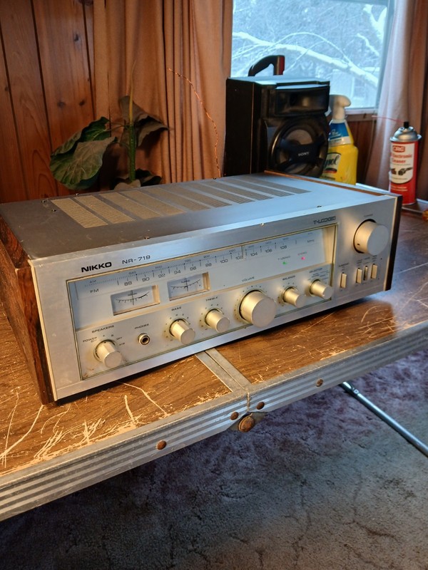 Vintage Stereo Receiver Nikko NR-719 Working 1977 great for the garage mechanic