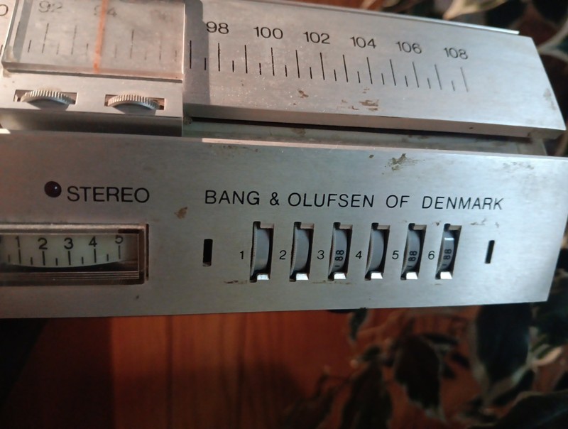 BANG & OLUFSEN Beomaster 4400 Tuner/Amplifier Rosewood Finish gallery