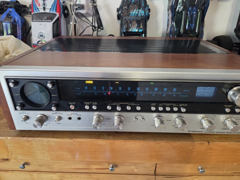 Pioneer QX-949 4-Channel Quadraphonic Stereo Receiver Unit Turns on and Lights