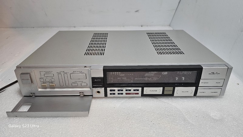 AKAI AA-R22 Home Stereo Receiver, Made In Japan, Tested, Excellent Condition.
