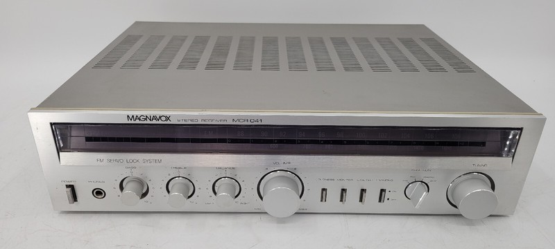 Magnavox MCR 041 AM FM Stereo Receiver – TESTED – EB-11885