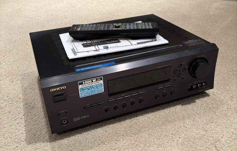Onkyo Dolby Pro Logic 1000w Receiver w/ Remote. Tested.