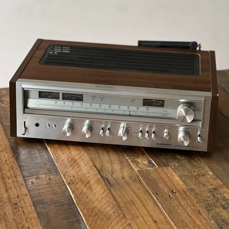 Vintage Pioneer SX-780 Stereo Receiver