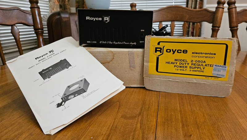 VTG Royce Model 2-050A Heavy duty Regulated Power Supply 12 Volt 3 Ampere JAPAN