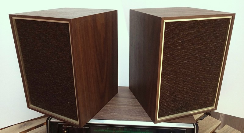 Vintage Sharp SA-104U Solid State Stereo Receiver & Speakers Japan Wood Works!!! gallery
