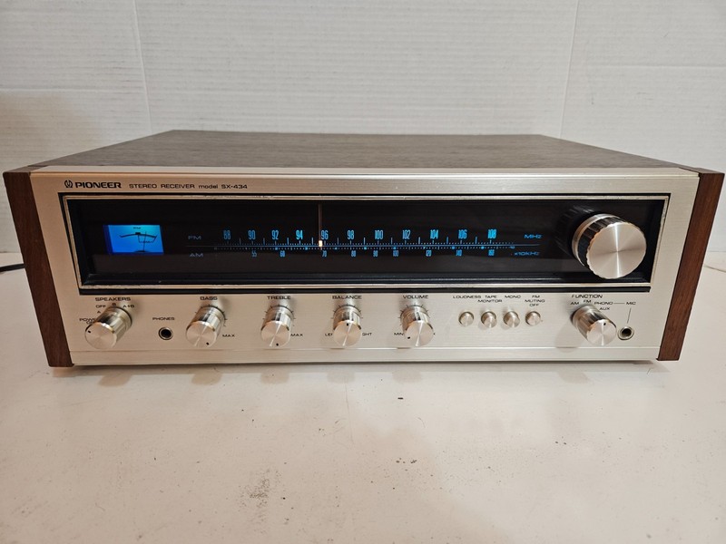Pioneer SX-434 AM/FM Stereo Receiver - Vintage Excellent Condition gallery