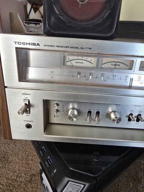 TOSHIBA Vintage Stereo Receiver Model SA-775 gallery
