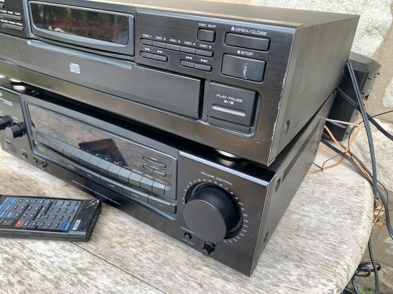 Kenwood KR-A4060 VTG AM/FM Stereo Receiver & DP-R3060 5 CD Compact disc Changer gallery