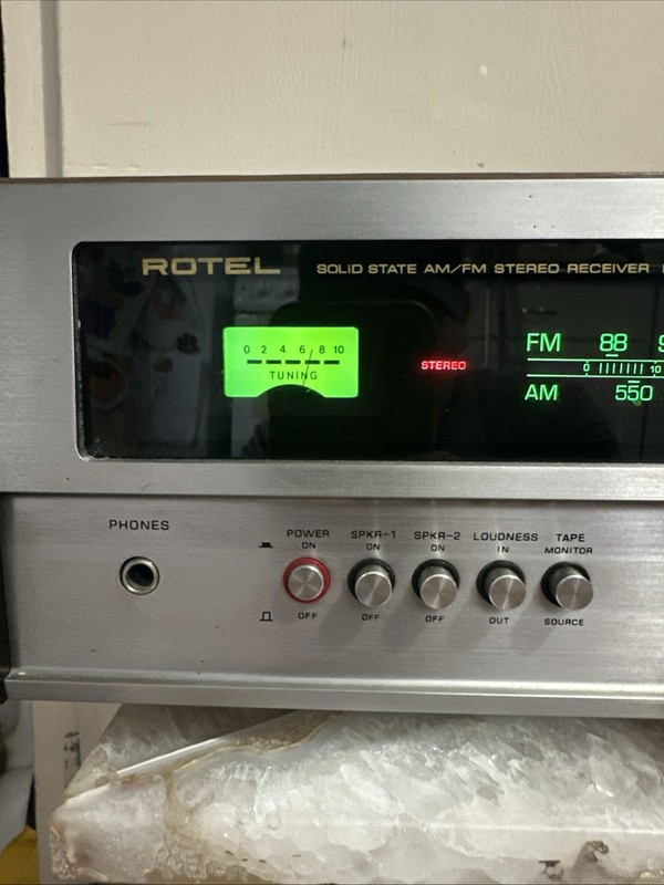 Vintage Rotel RX-200A Brown & Silver 60Watts 50/60Hz HiFi AM/FM Stereo Receiver gallery