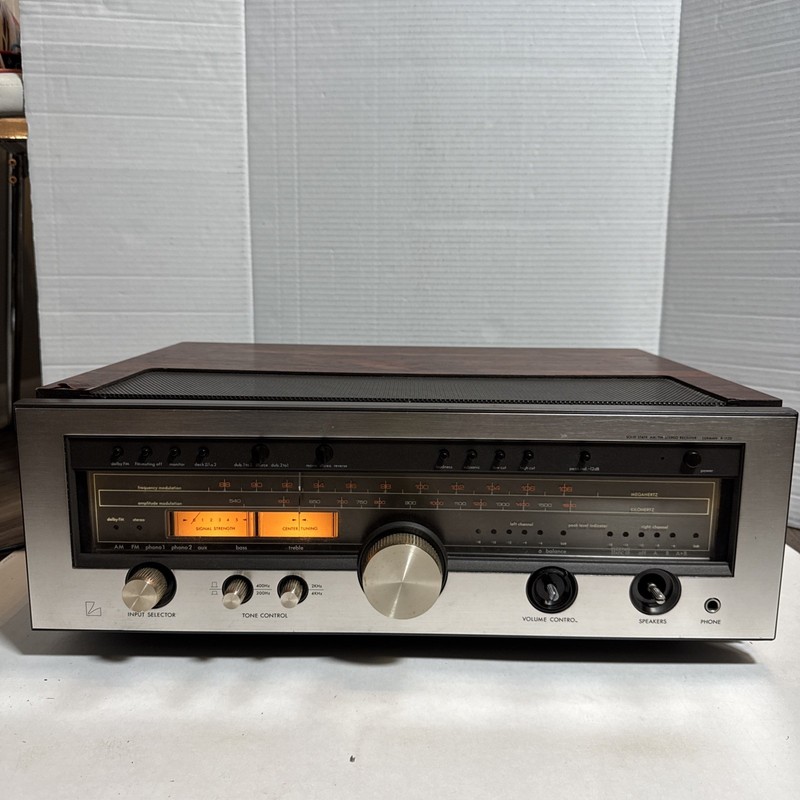 Luxman R-1120 Vintage AM/FM Stereo Receiver Japan Wood Case Powers On Read