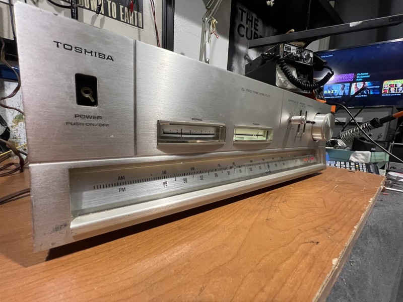 Vintage Toshiba Aurex ST-420 AM/FM Stereo Tuner - Parts or Restoration Read gallery