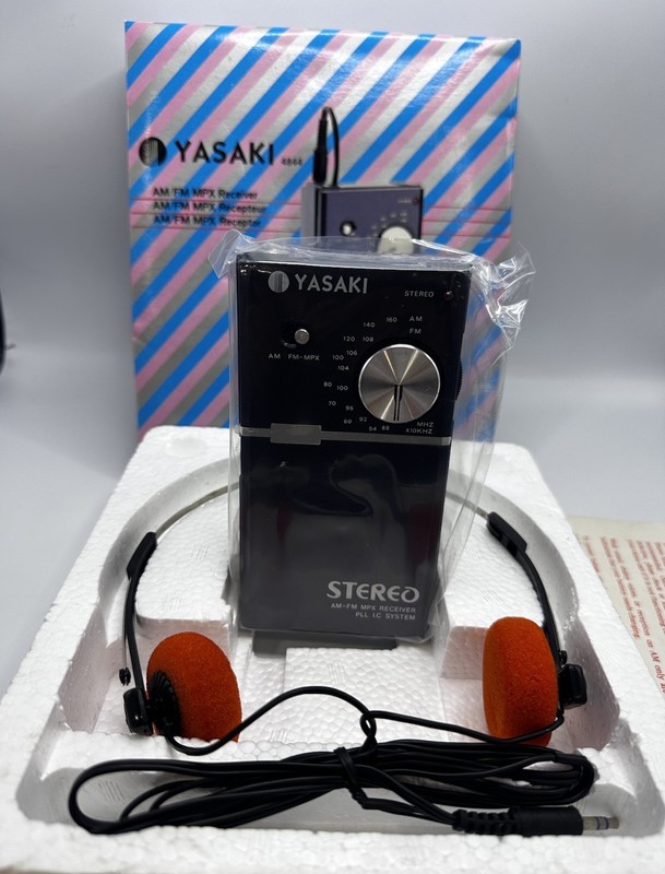 Vintage YASAKI AM/FM Receiver With/Box Headphones Model GR- 4844 NEW!