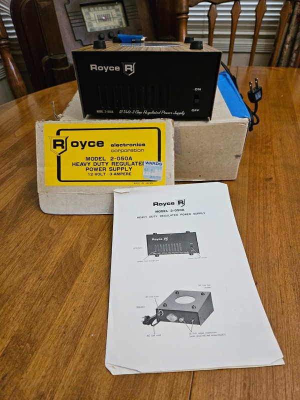 VTG Royce Model 2-050A Heavy duty Regulated Power Supply 12 Volt 3 Ampere JAPAN gallery