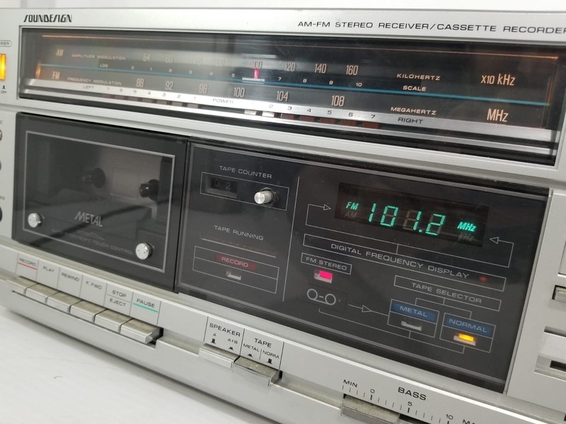 Vintage SOUNDESIGN 5772 AM FM Stereo Cassette Tape Player Receiver TESTED gallery