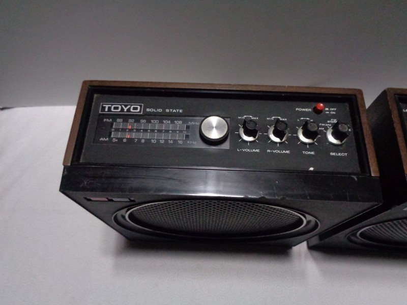 TOYO AM/FM-AFC Multiplex Stereo Receiver - Model SR-240 - Works gallery