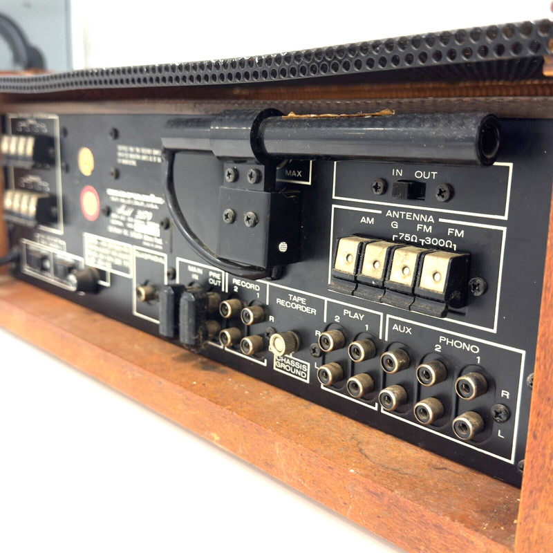 Marantz 2270 Vintage AM/FM Receiver 2 Channels 70 Watts P. Channel w Woodcase gallery