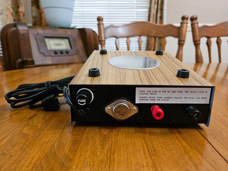 VTG Royce Model 2-050A Heavy duty Regulated Power Supply 12 Volt 3 Ampere JAPAN gallery