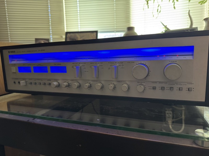Yamaha CR 2040 Vintage Stereo Receiver. Monster Receiver! gallery