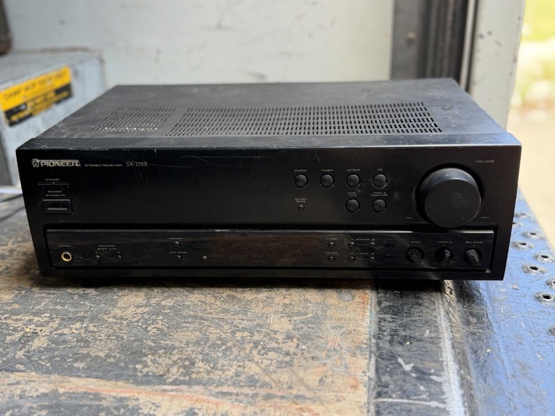 Vintage Pioneer SX-255R Stereo Receiver