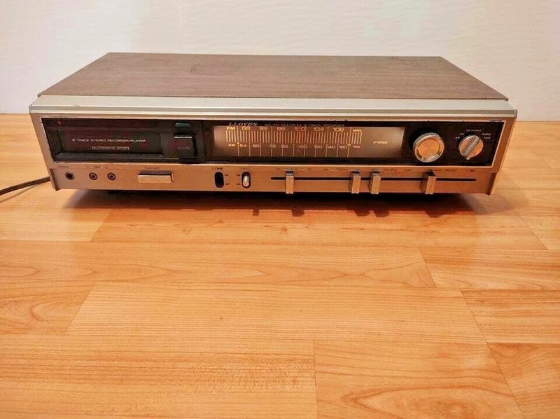 UNTESTED LLOYD’S AM/FM B601-185A STEREO MULTIPLEX RECEIVER 8-TRACK PLAY VINTAGE